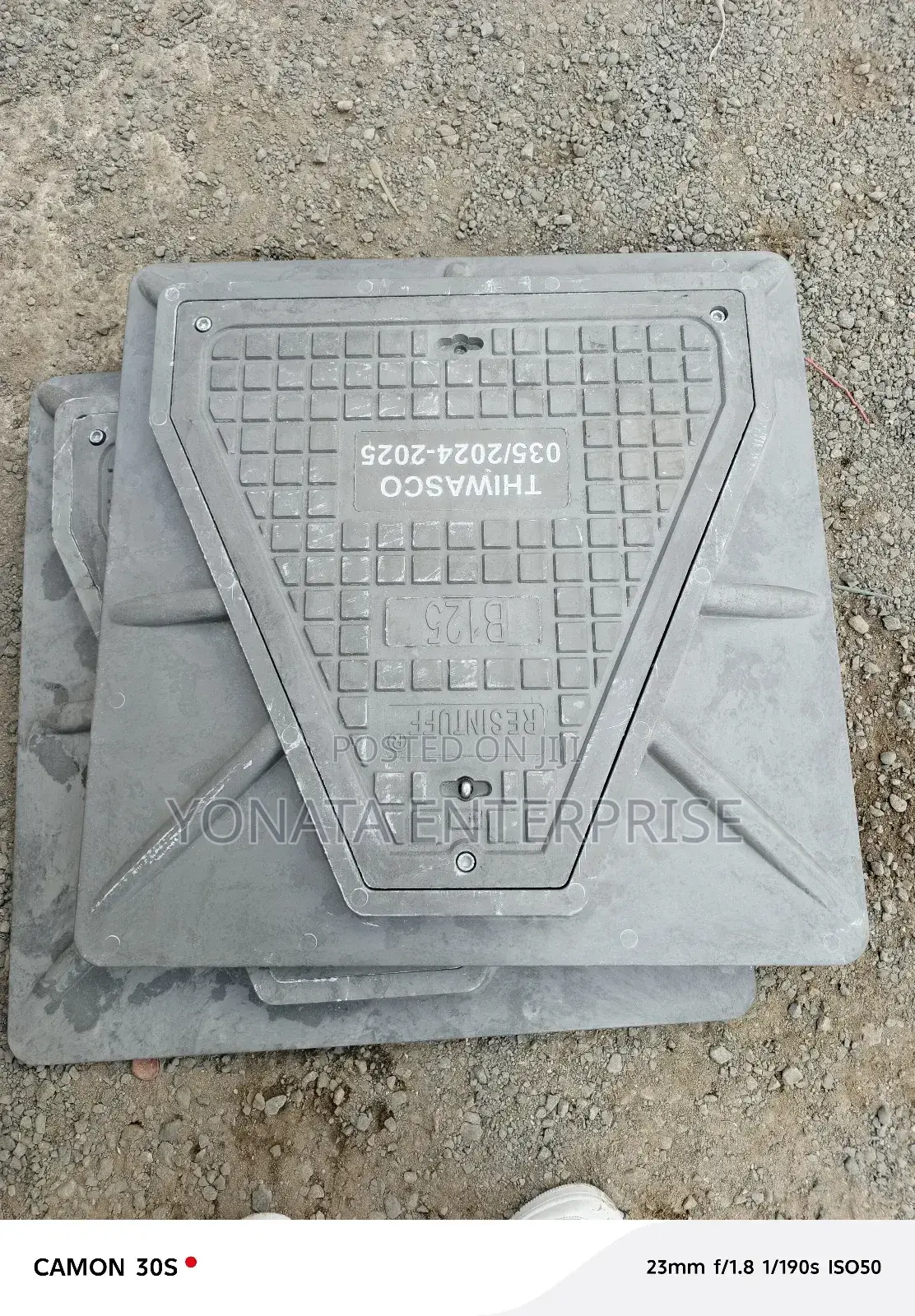 Fibre Manhole Cover 700*700 Lockable (12.5t)