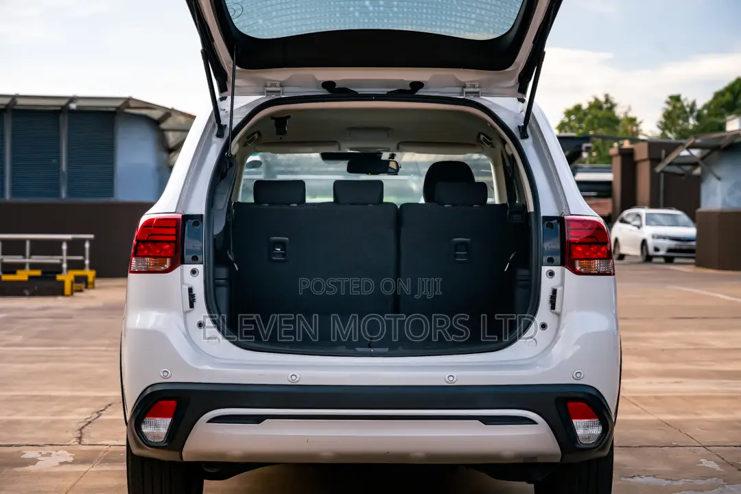 Mitsubishi Outlander 2019 White