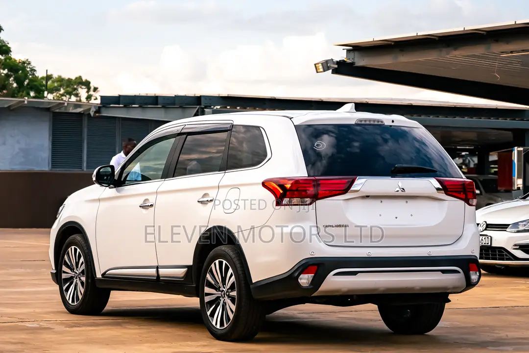 Mitsubishi Outlander 2019 White