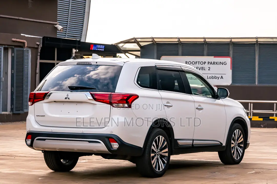 Mitsubishi Outlander 2019 White