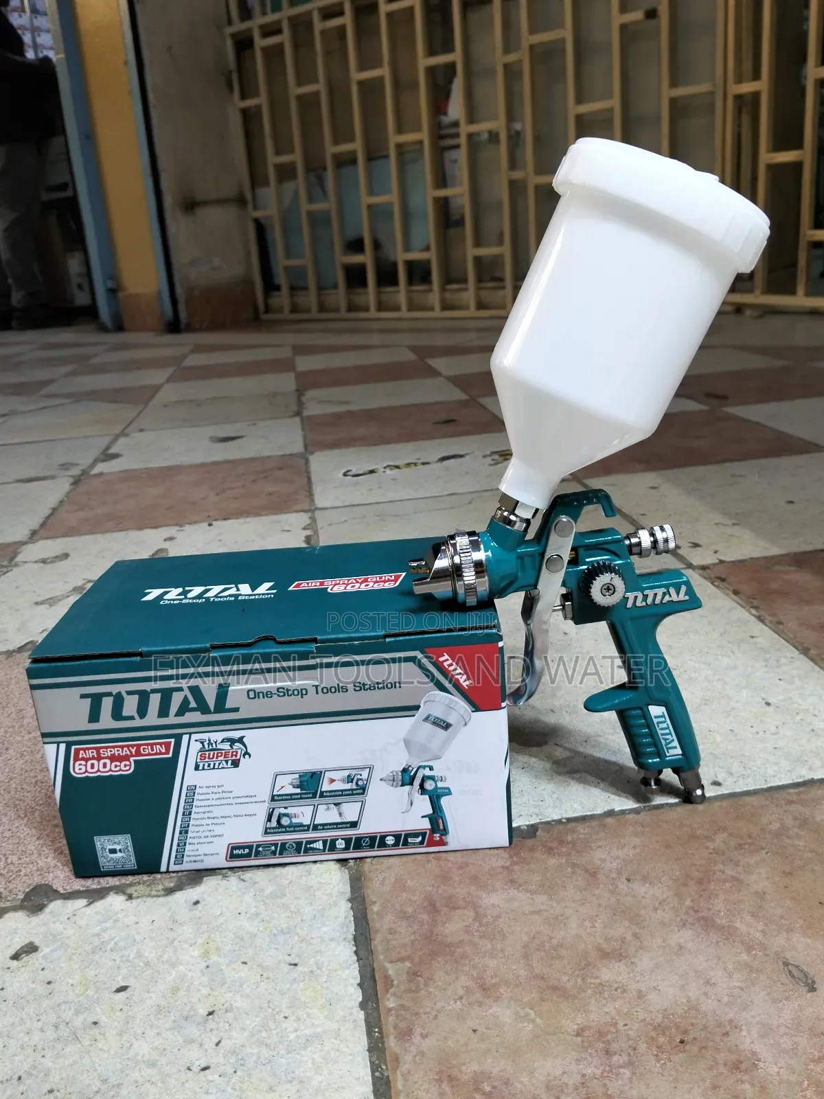 Car Finishing Total Spray Gun 600 Cc 1.4mm Nozzle