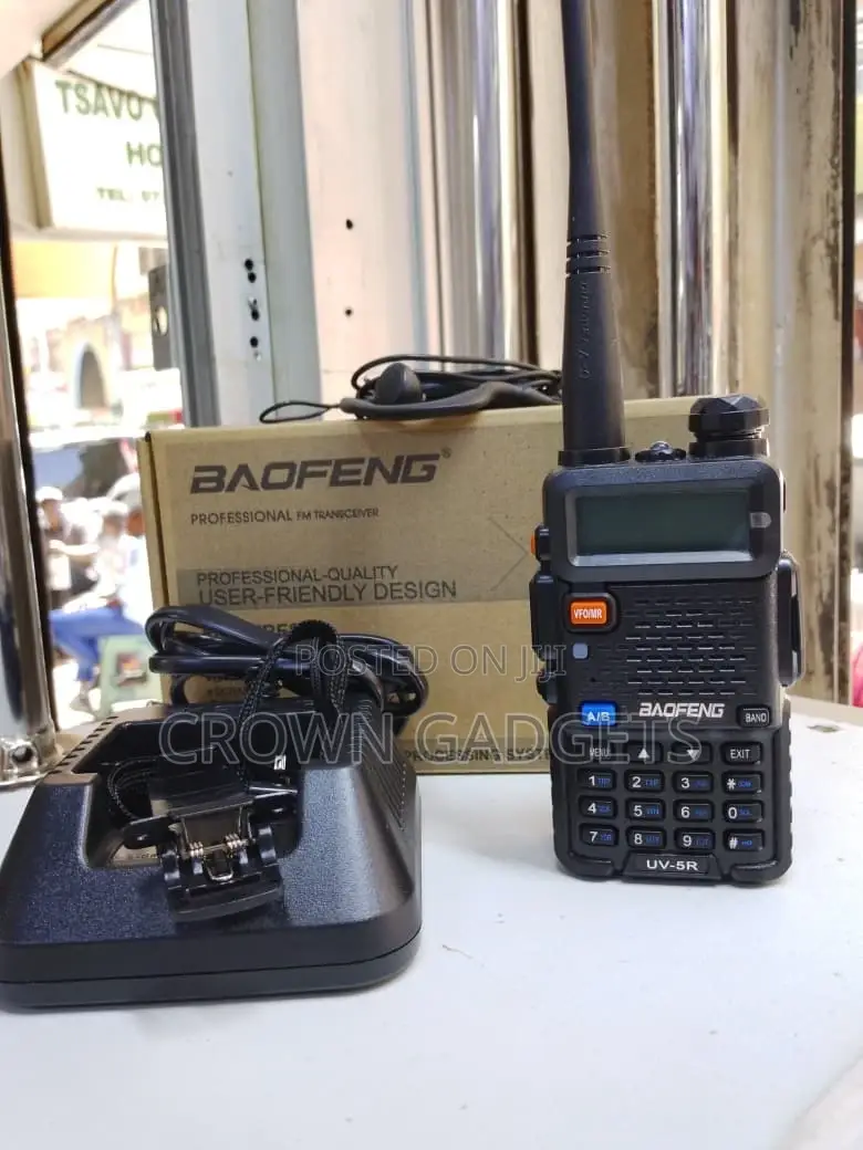 Baofeng Uv-5r Walkie-Talkie With Charging Dock