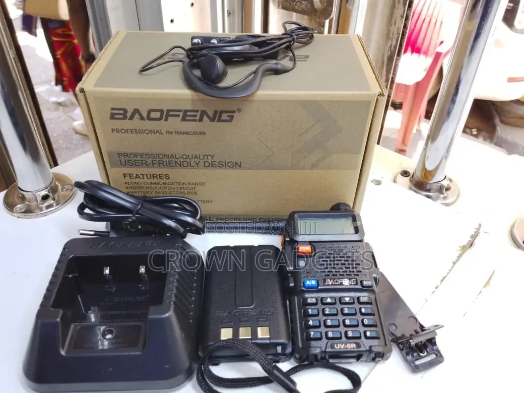 Baofeng Uv-5r Walkie-Talkie With Charging Dock
