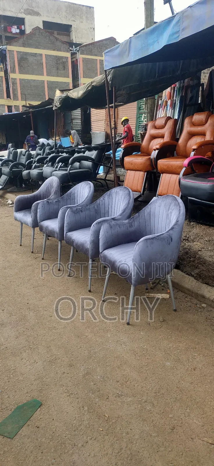 Studio Seats / Nail Seats
