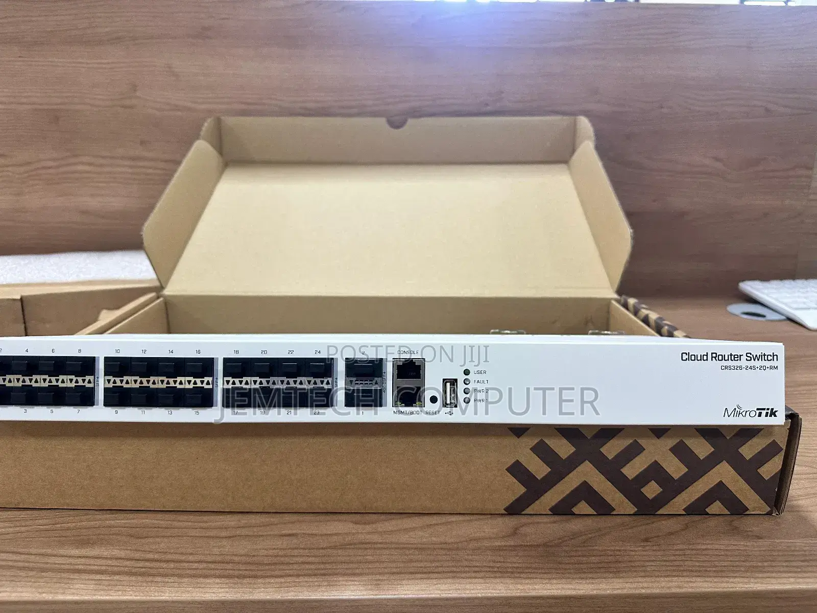 Crs326-24s+2q+Rm Mikrotik Cloud Switch