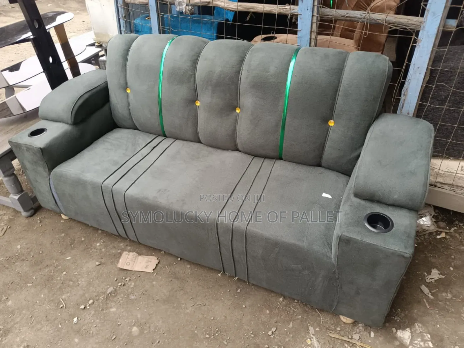 Sofaset. Brand New . 3 Seater