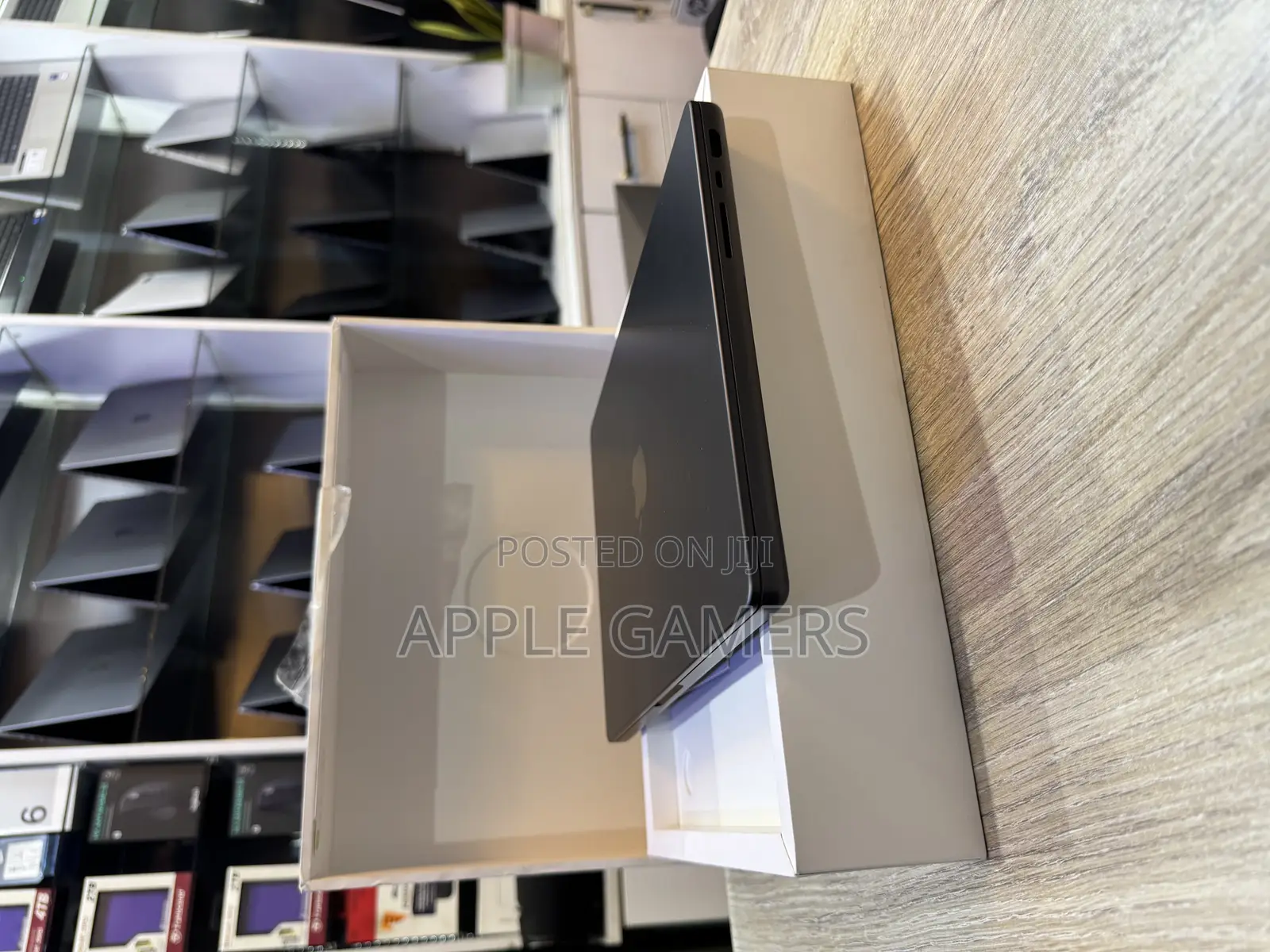 Laptop Apple MacBook Pro 2024 M4 14-Inch 24GB Apple M4 Pro SSD 512GB
