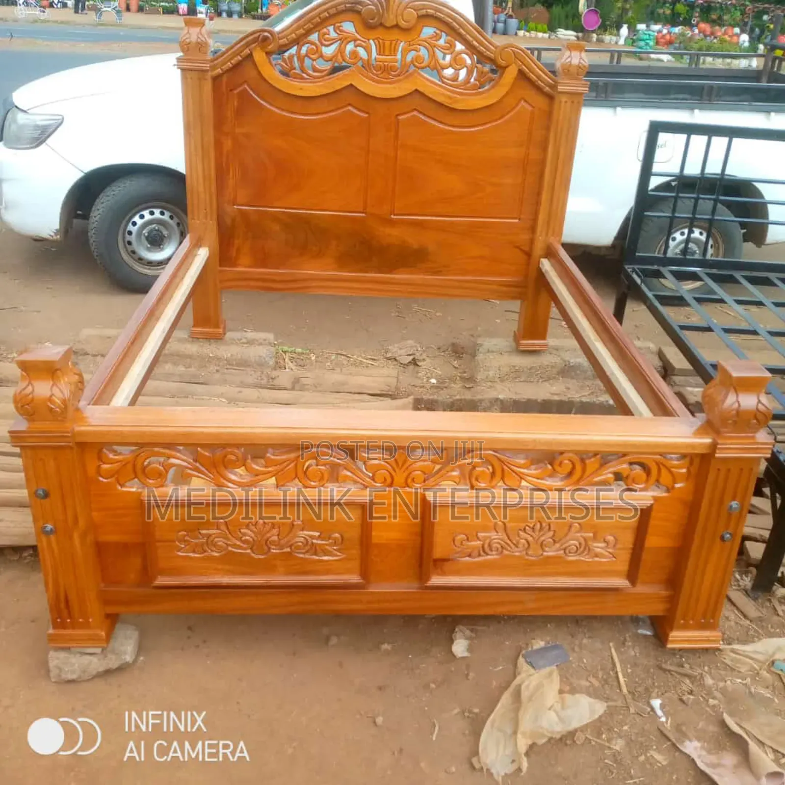 Mahogany Crafted 5*6 Beds Vanish Queen Sized