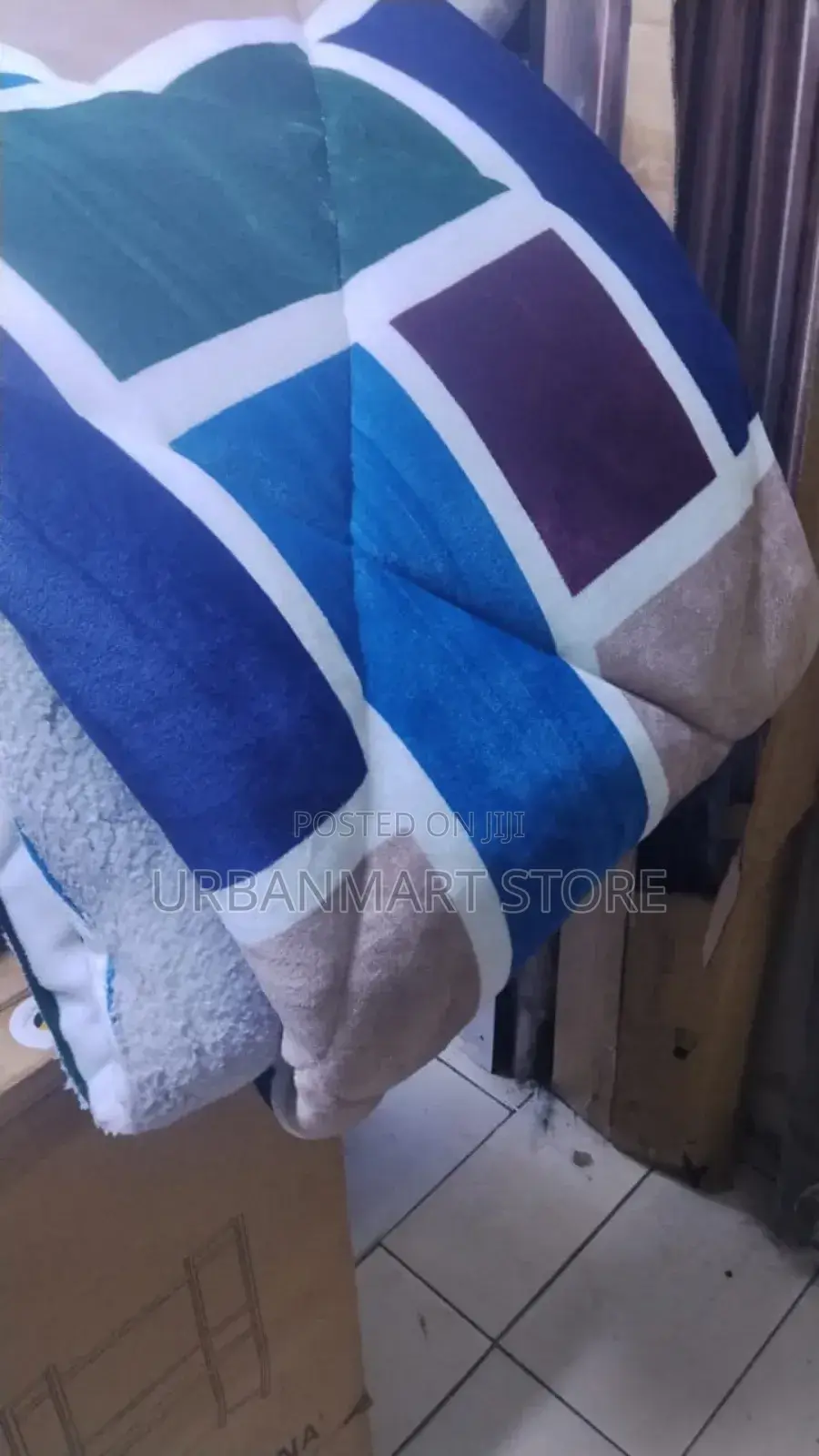 Woolen Duvet 5x6 Strong and Elegant Design