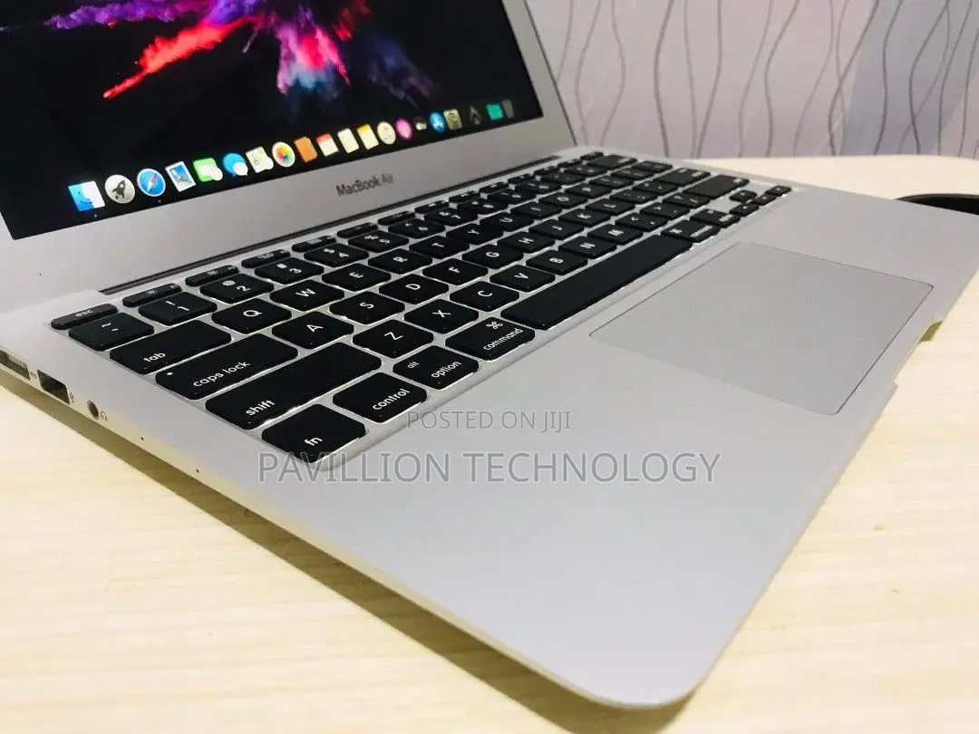 Laptop Apple MacBook Air 4GB Intel Core I5 SSD 128GB