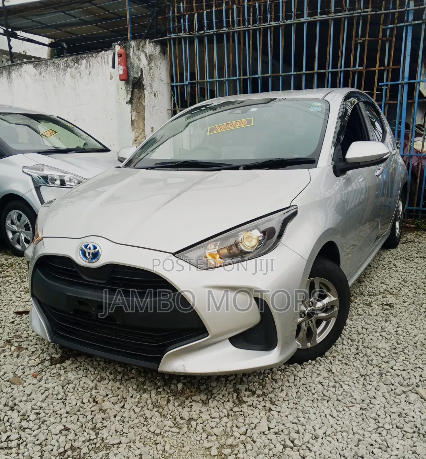 Toyota Yaris 1.5 Sedan LE 2020 Silver