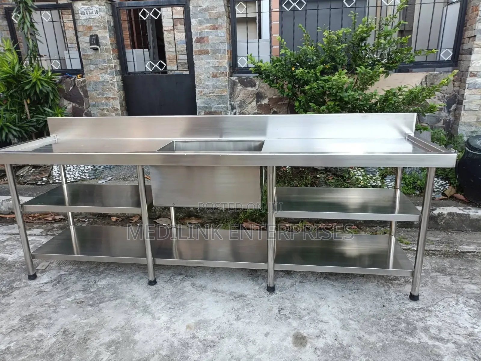 Custom Design of a Sinks Racks and Table