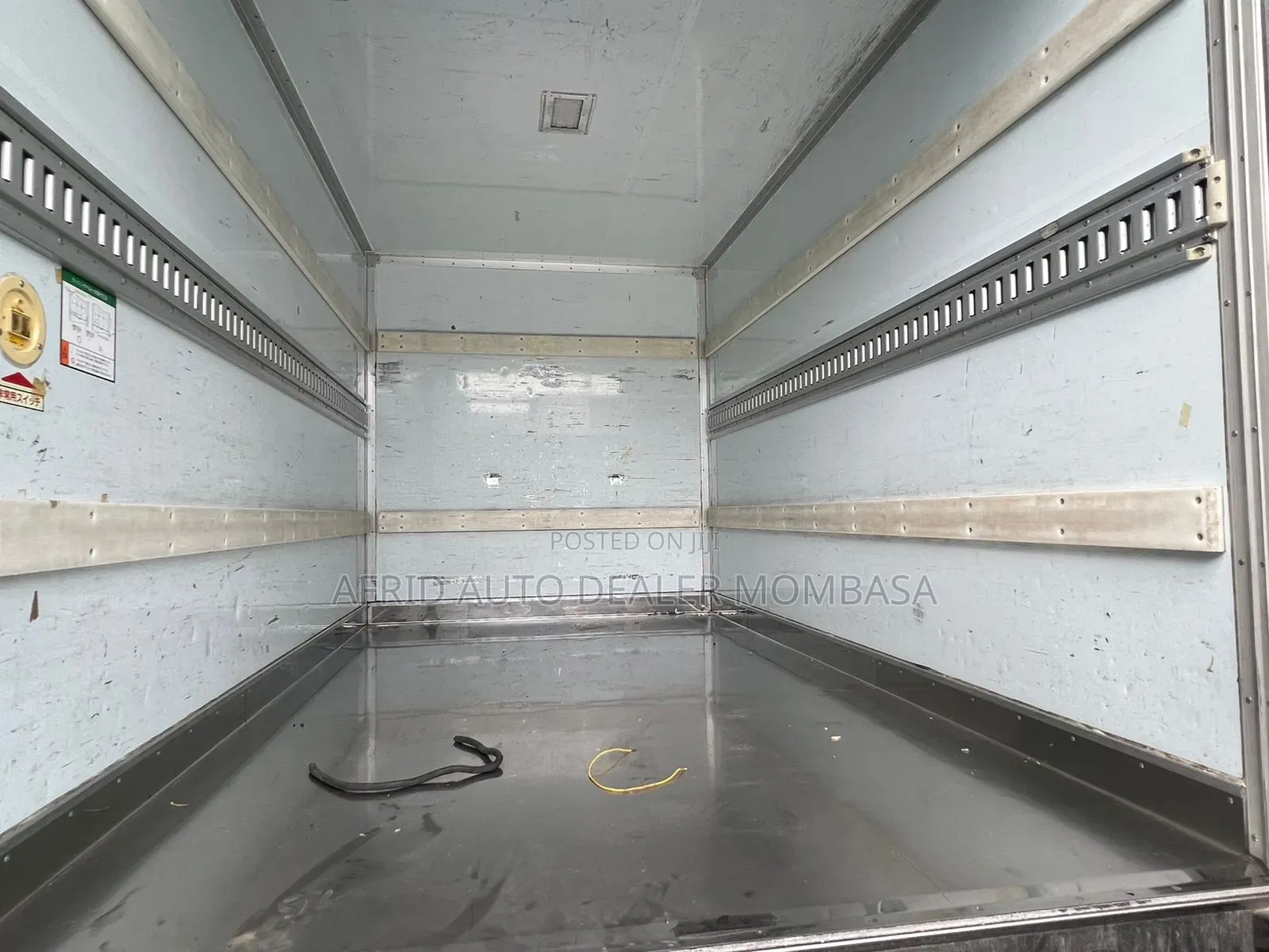 Isuzu Elf Cover Body 2018