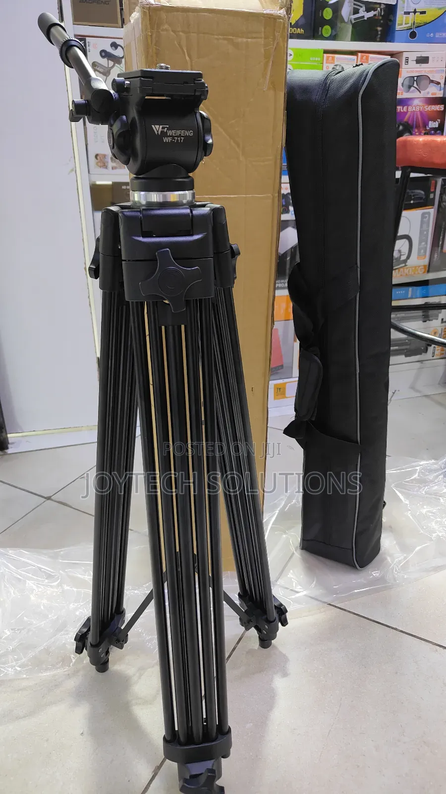 Weifeng Wf-717 Professional Tripod With Fluid Hydraulic Head.