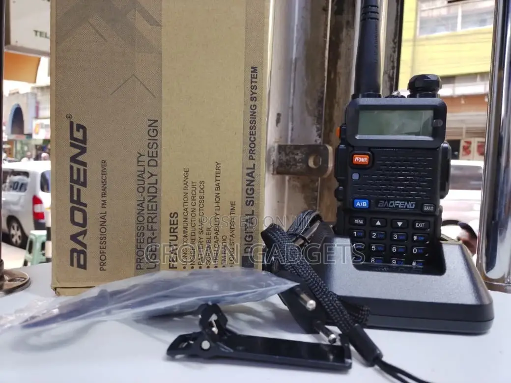 Uv-5r Two-Way Radio With VHF/Uhf for Outdoor Use