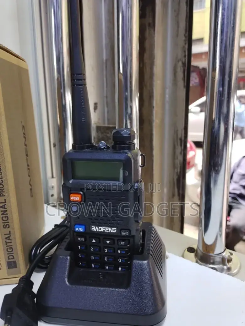 Uv-5r Walkie-Talkie Radio for Hiking, Security Camping