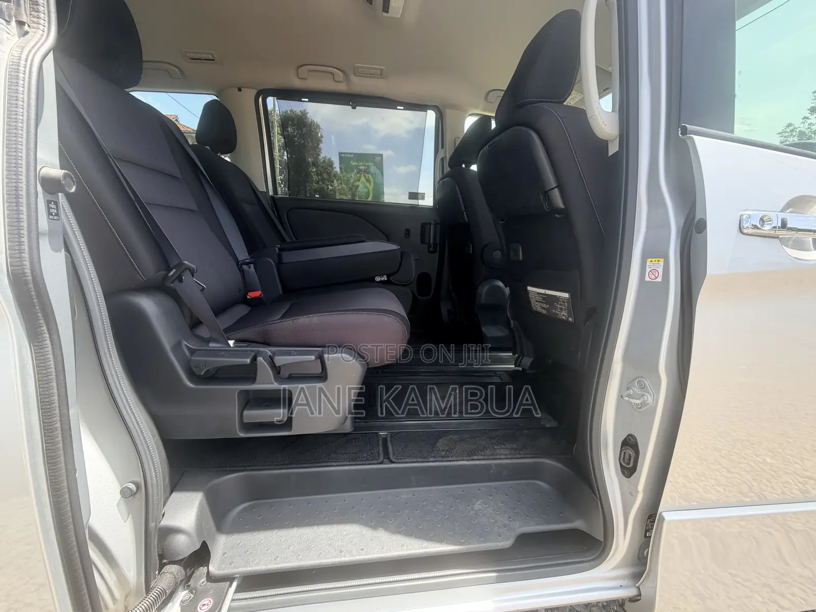 Nissan Serena 2018 Silver
