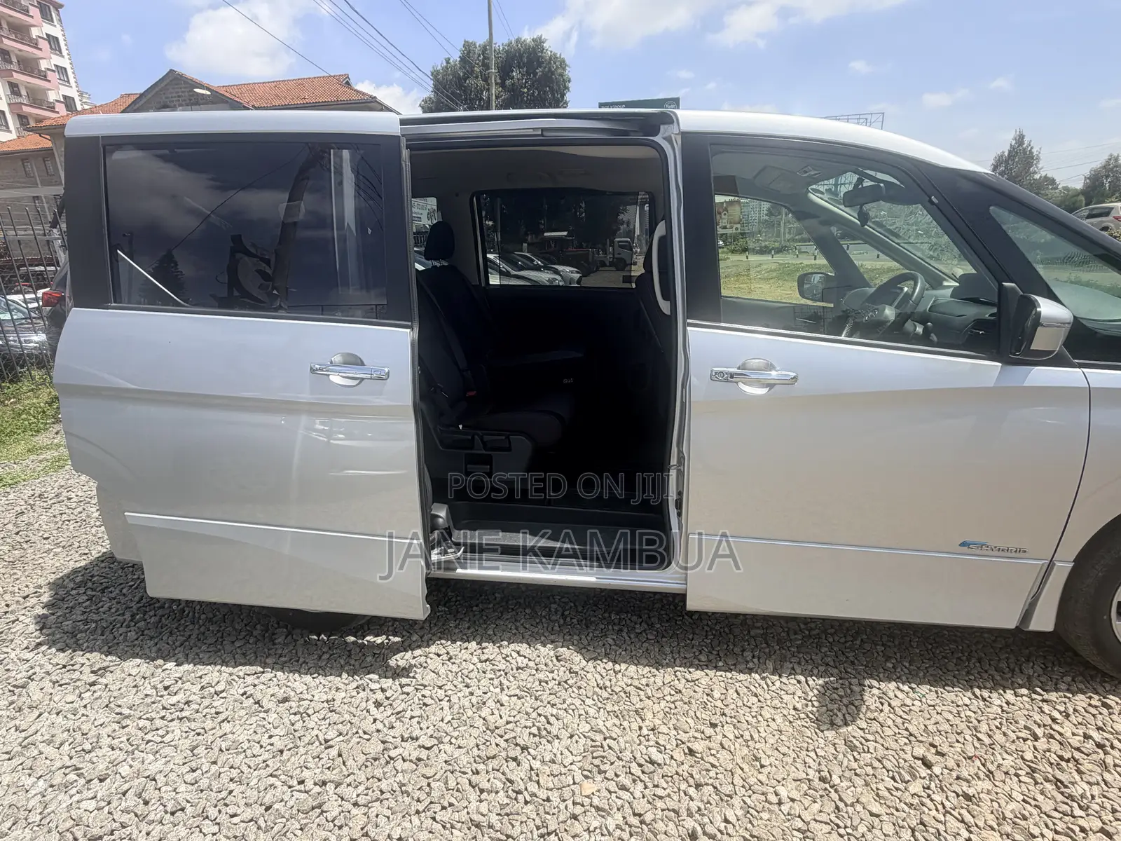 Nissan Serena 2018 Silver