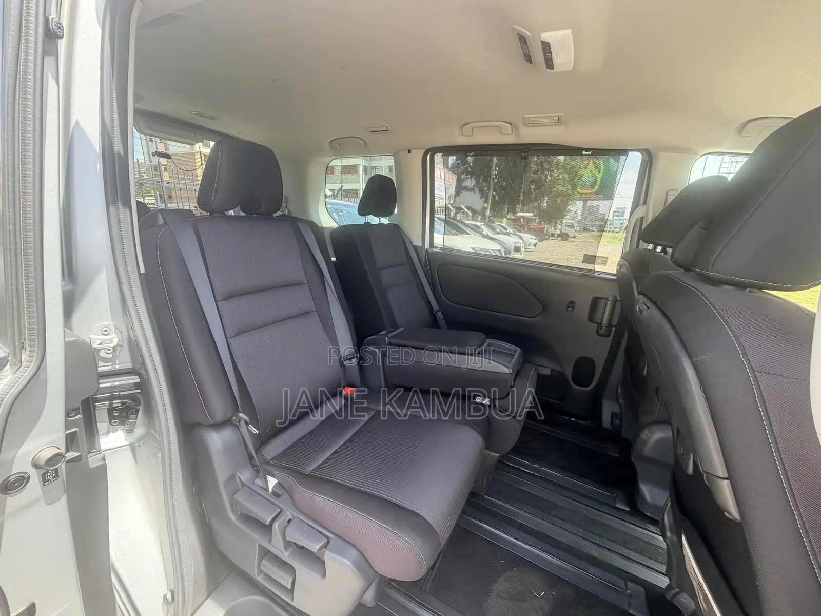 Nissan Serena 2018 Silver