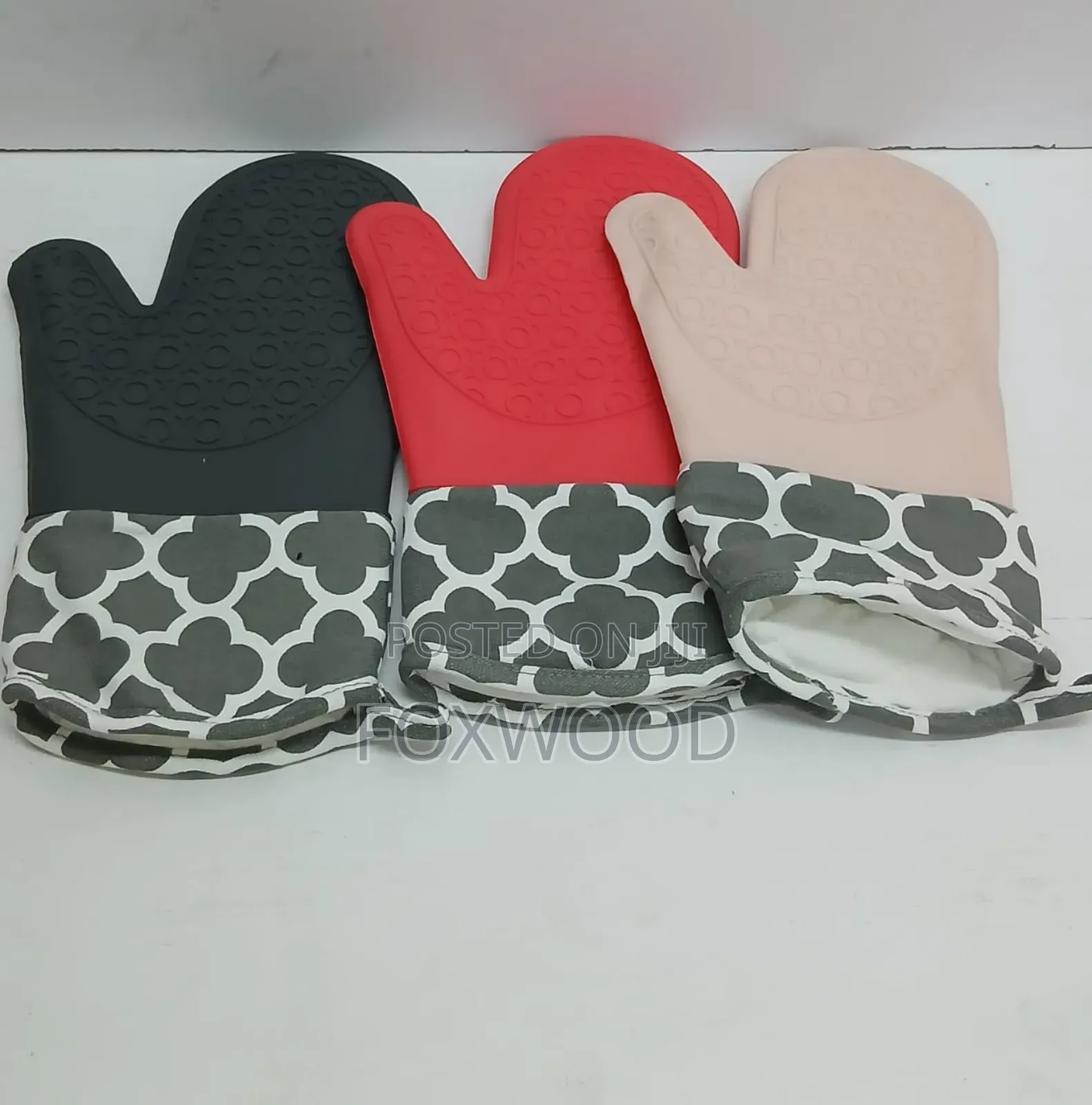 Silicone Insulated Oven Gloves Now Available