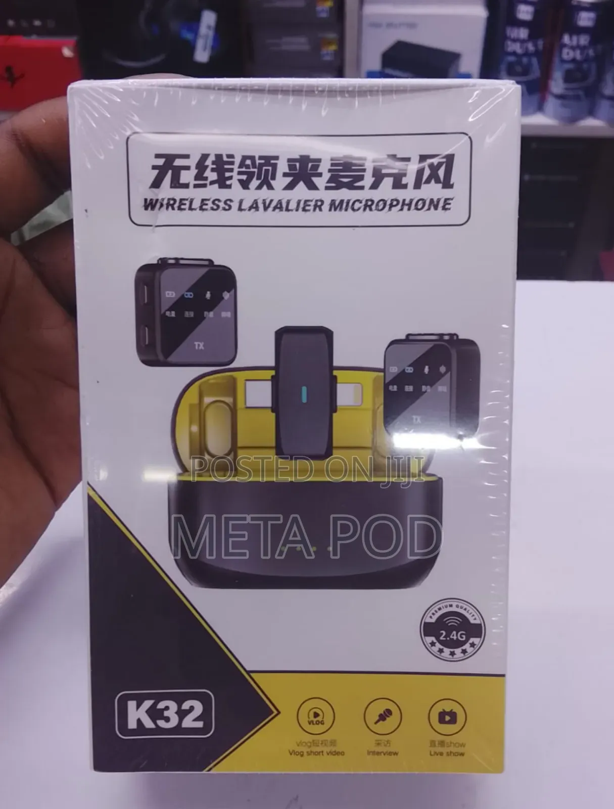  Wireless Lavalier Microphone