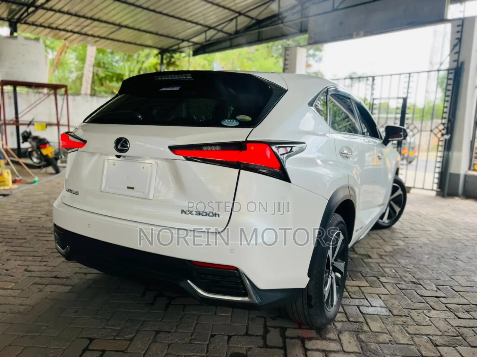 Lexus NX 2018 Pearl