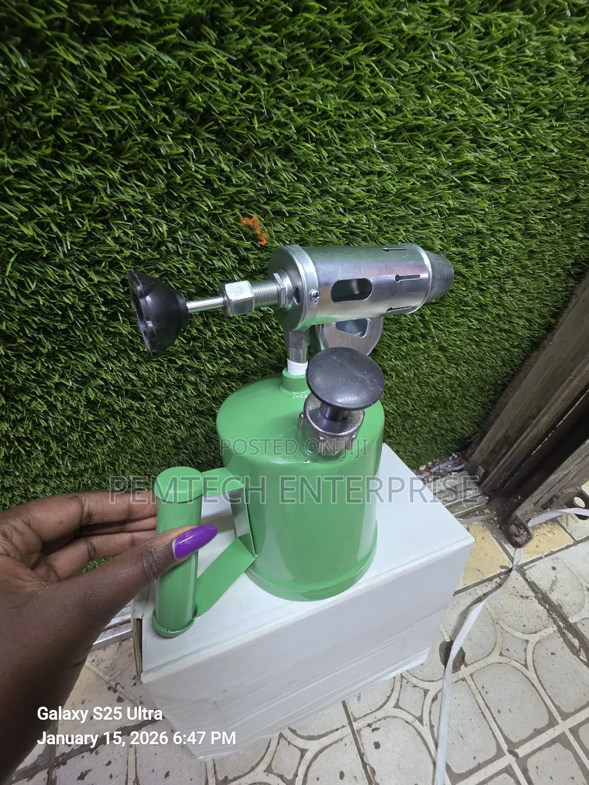 Heavy-Duty, Manually Pressurized Blowtorch