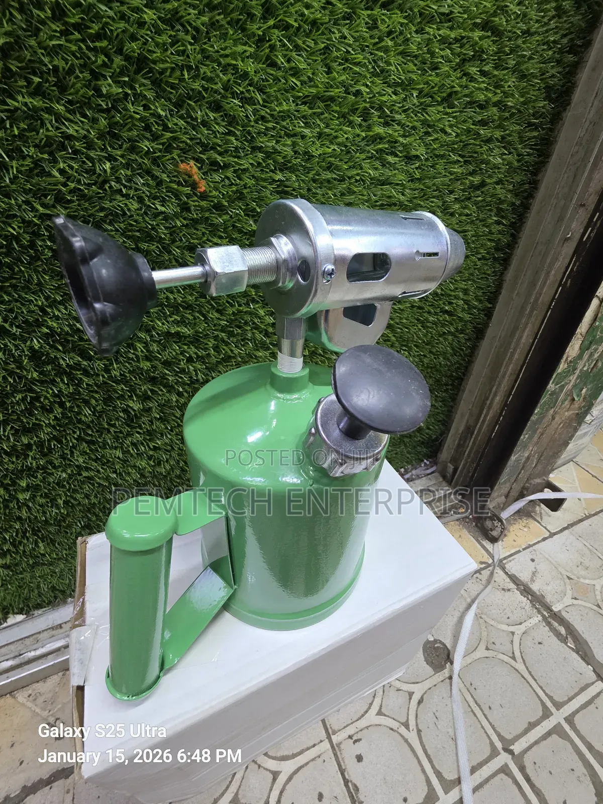 Heavy-Duty, Manually Pressurized Blowtorch