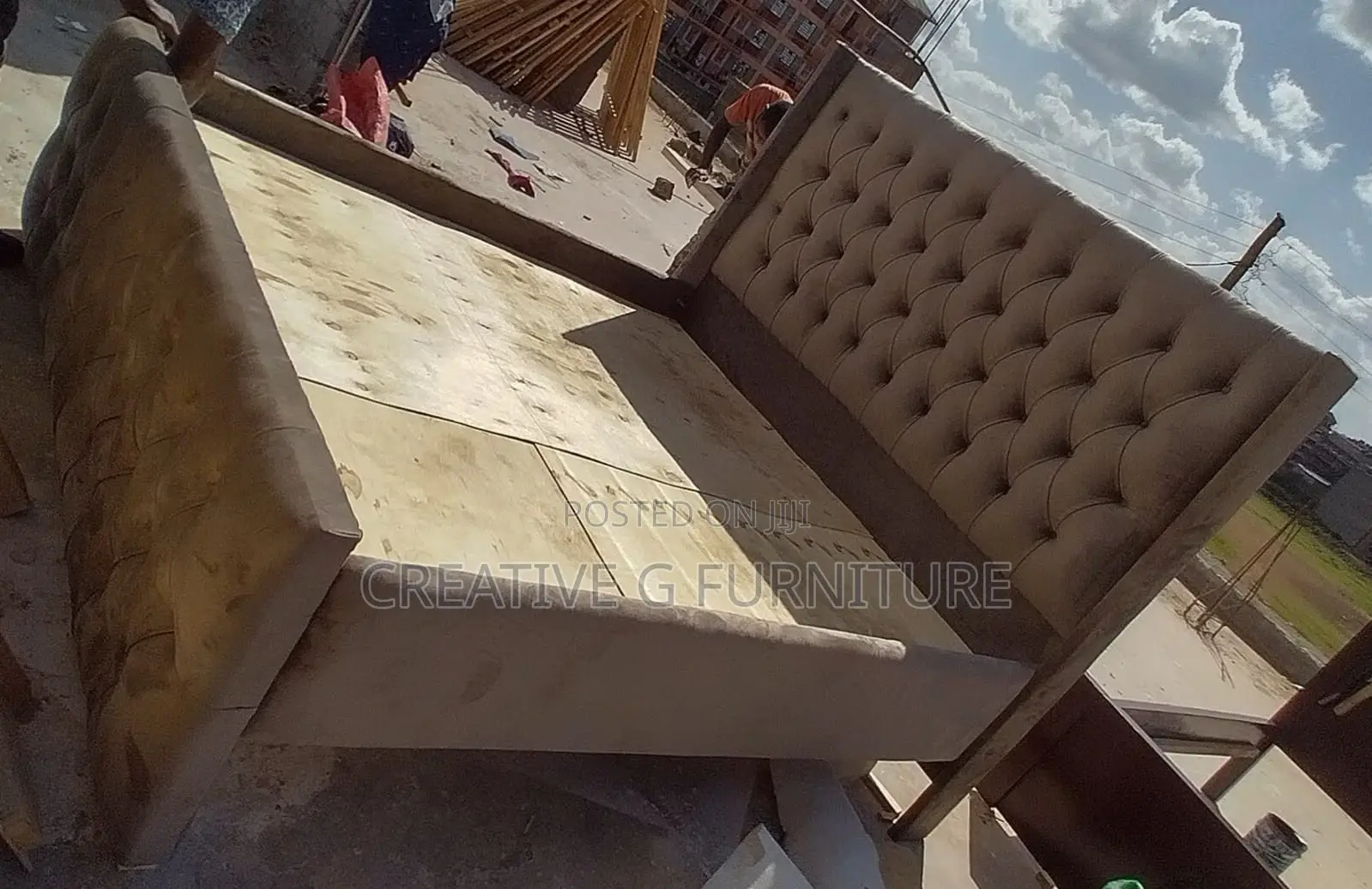 Classic 5by6 Tufted Bed