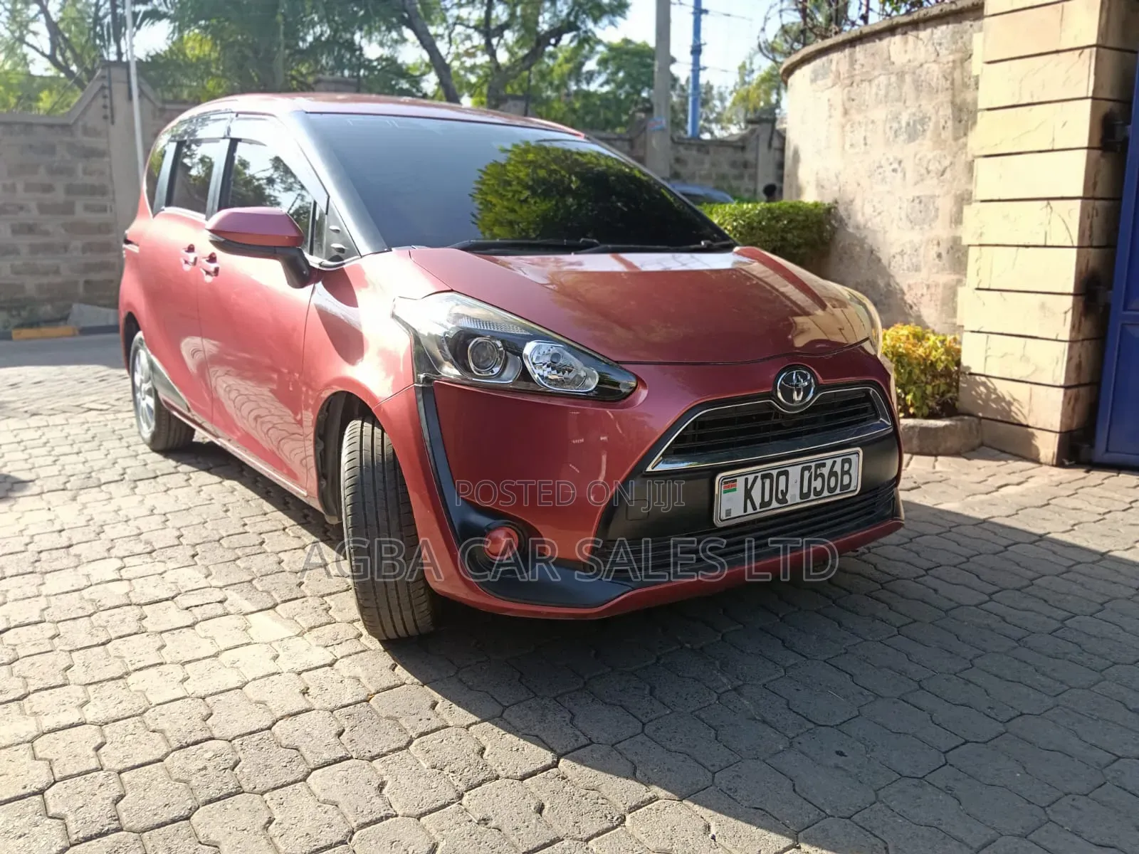 Toyota Sienta 2016 Red