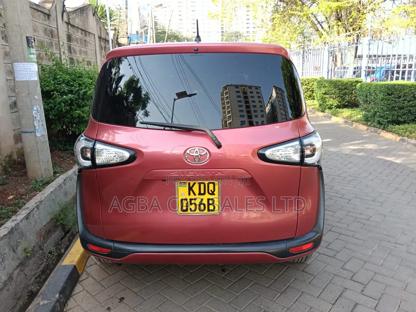Toyota Sienta 2016 Red