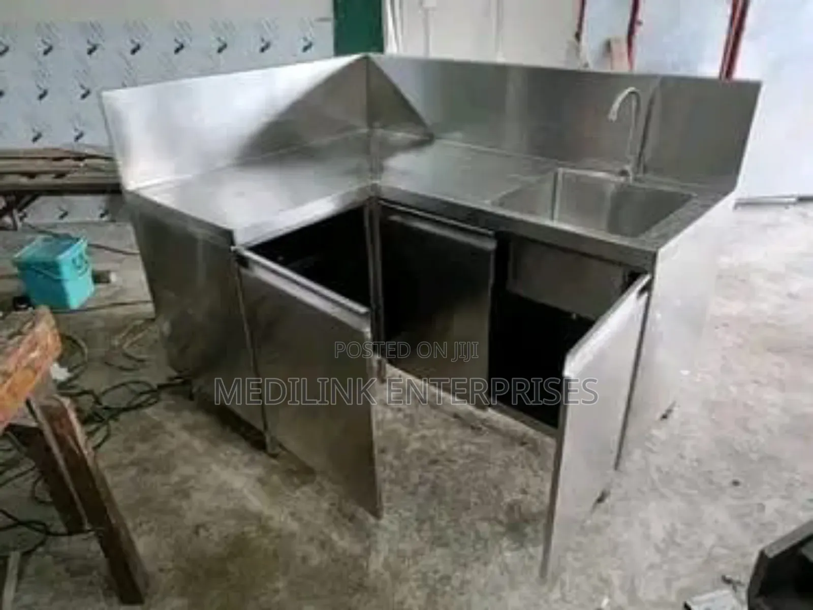 Customized Commercial Kitchen Sink and Working Tables