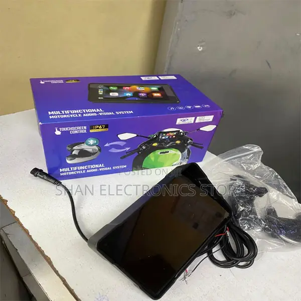 High-Resolution Car Display Stereo