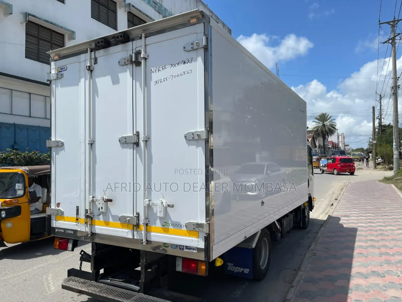 Isuzu Elf Freezer Automatic 2019