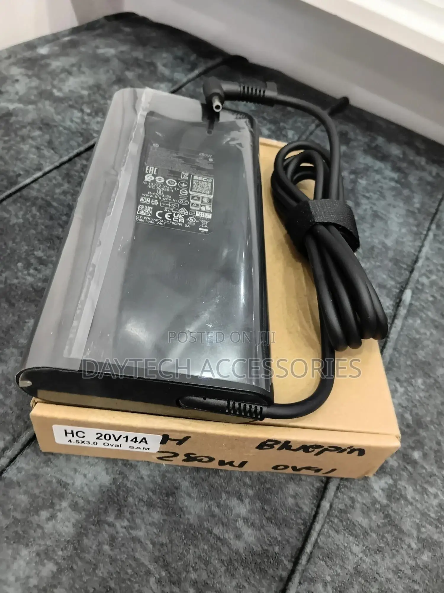 This Is an Original 280w 20v 14a Hp Bluepin Ac Power Adapter.