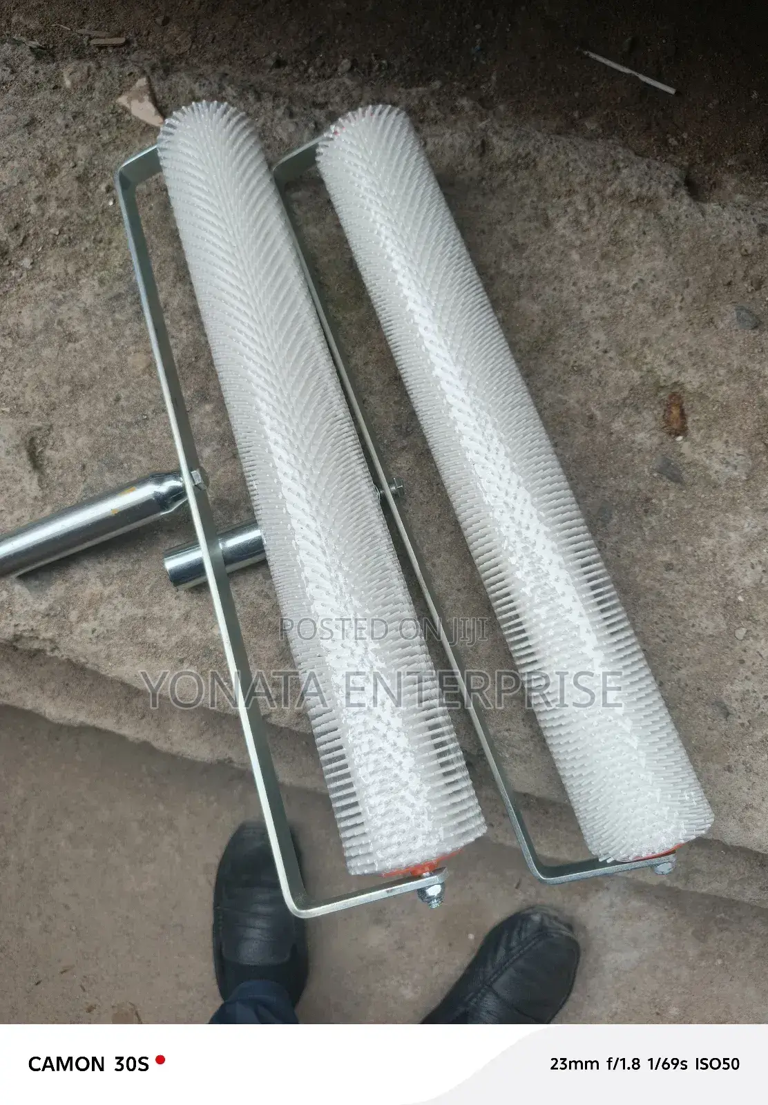 High Quality Spike Roller 19"