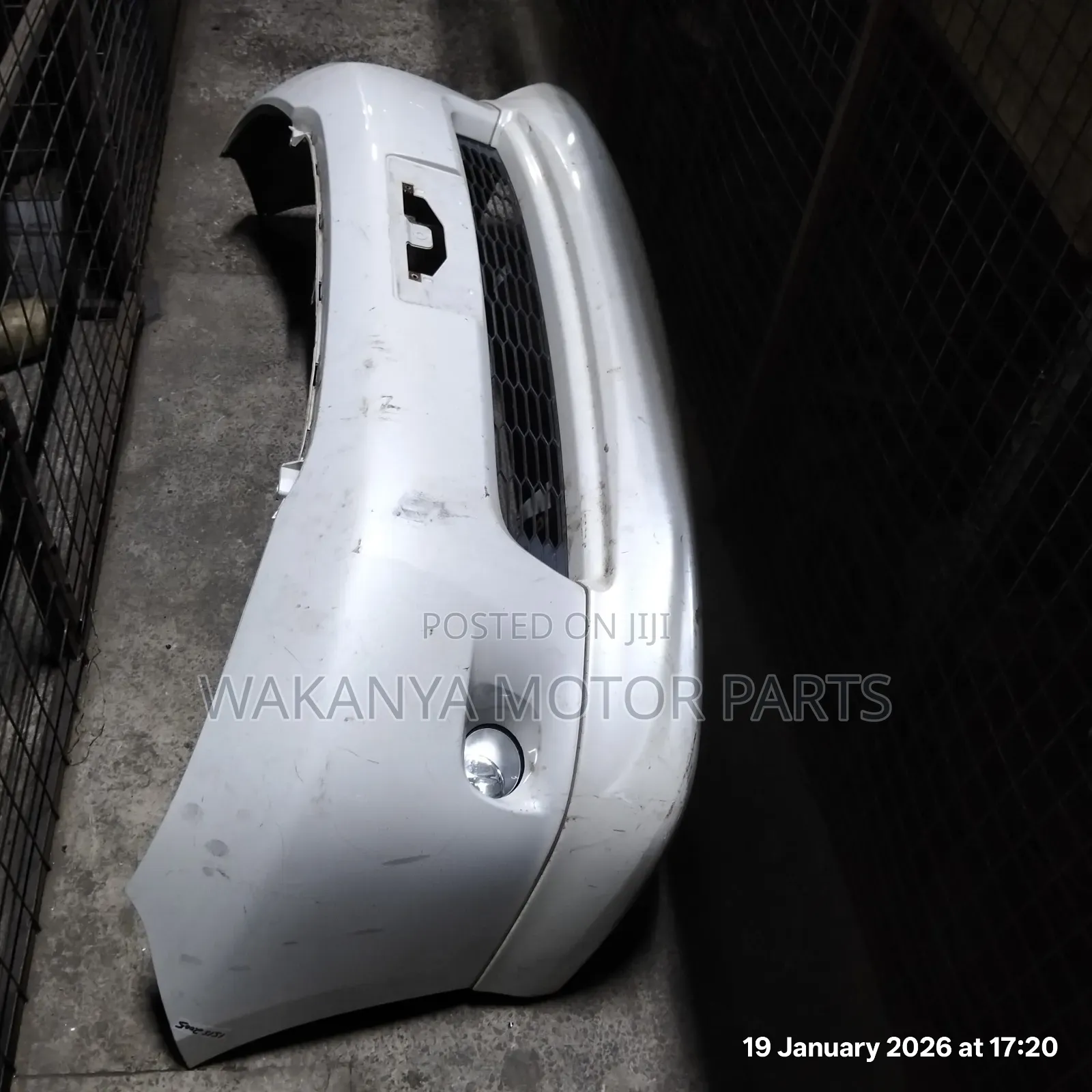 Toyota Isis Model 2008 Front Bumper Complete With Body Kit and Fogs