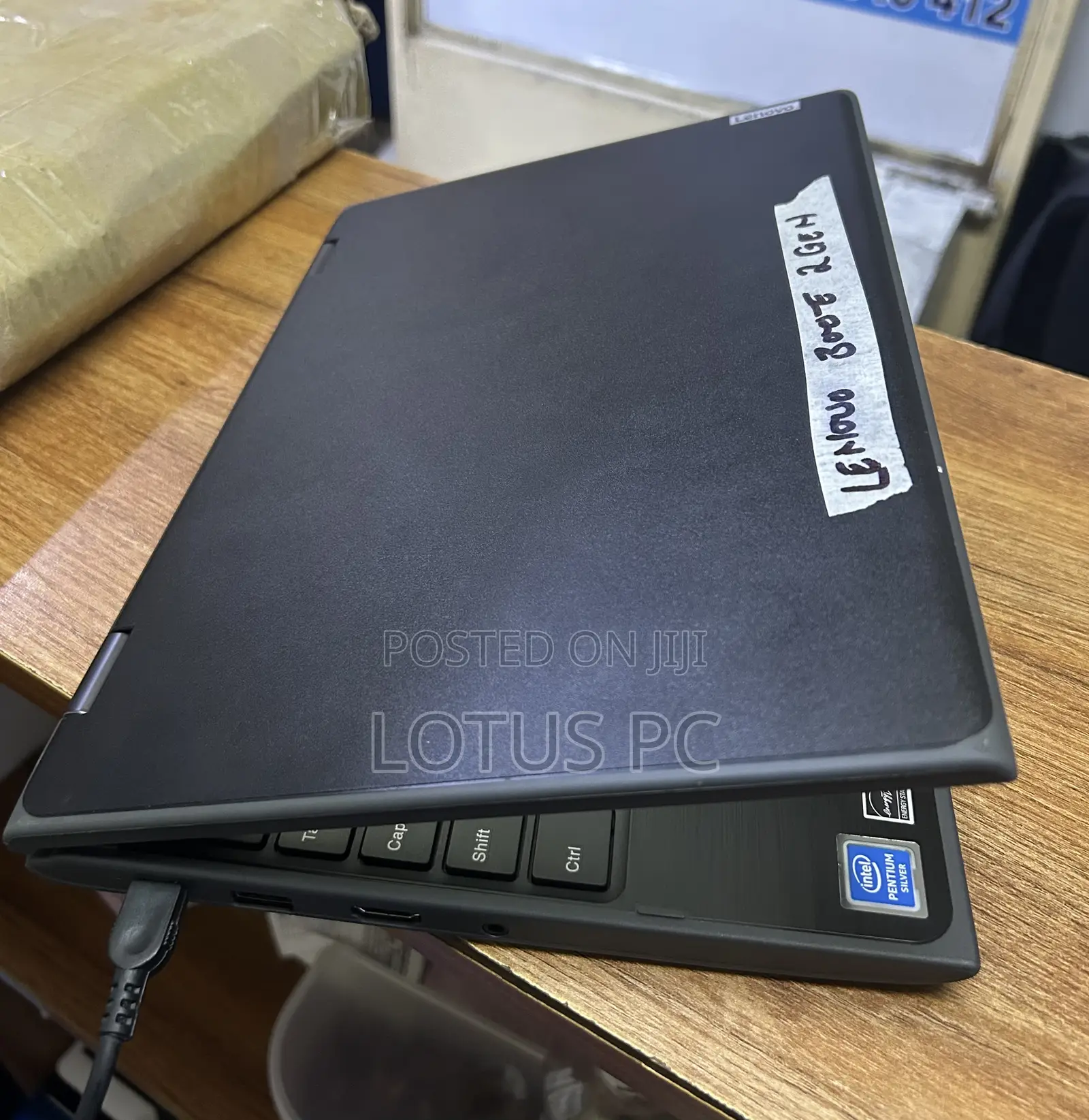 Laptop Lenovo Chromebook C330 4GB Intel Celeron SSD 128GB