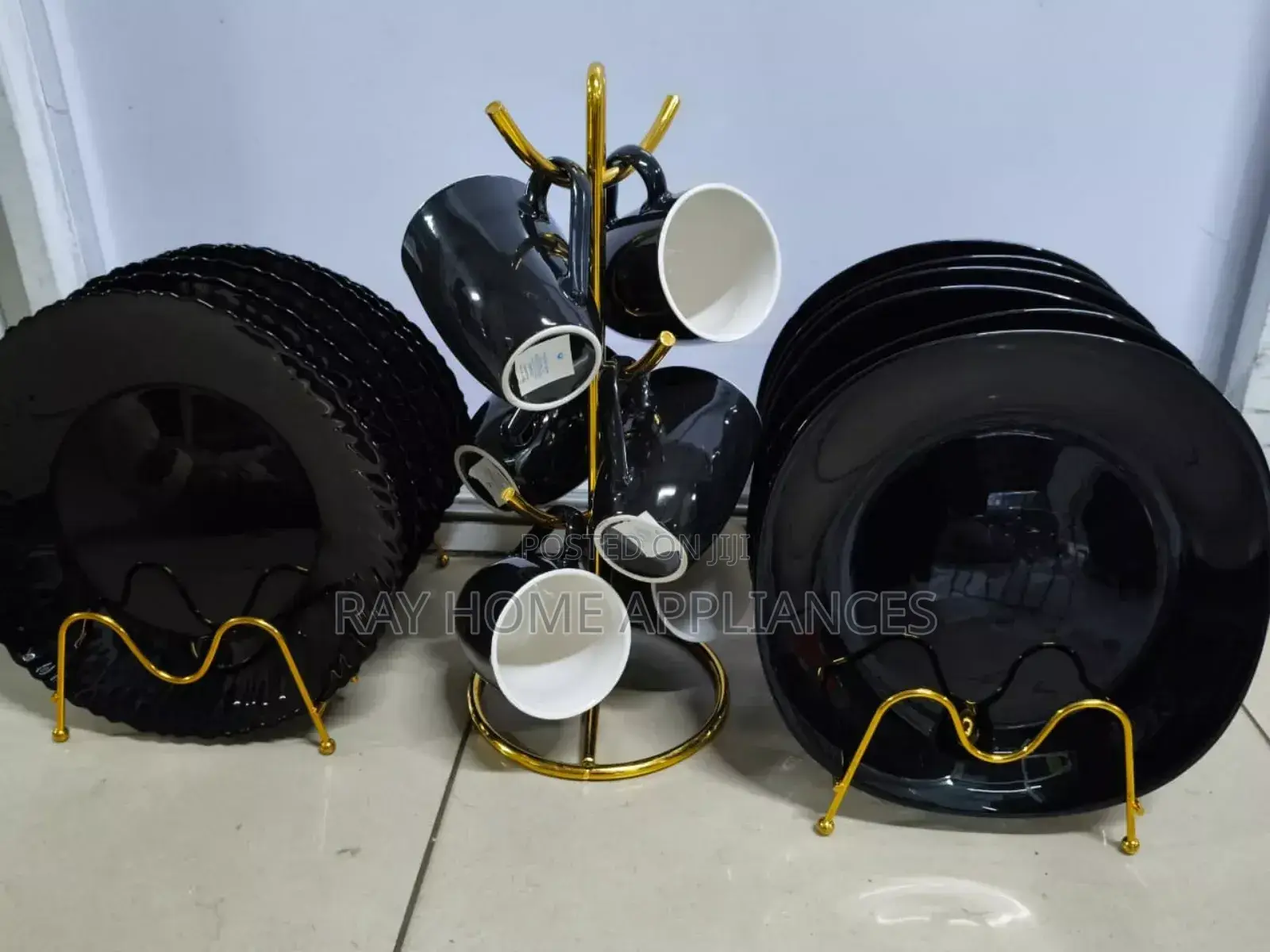 6pcs 11" Square Plate, 6pcs10.5" Round Plate, 6pcs Mugs (Cups)