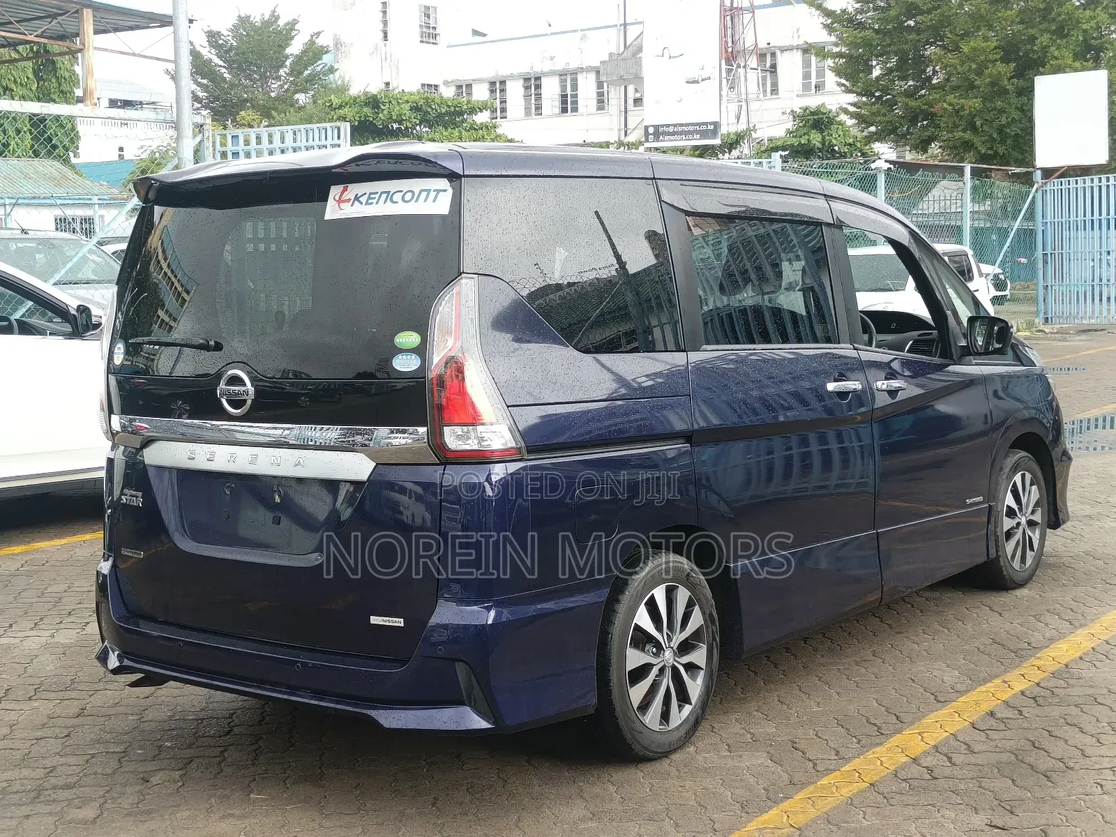 Nissan Serena 2018 Blue