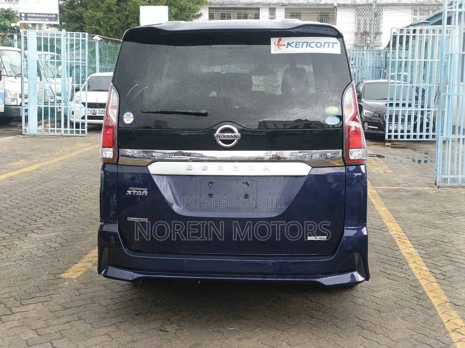 Nissan Serena 2018 Blue