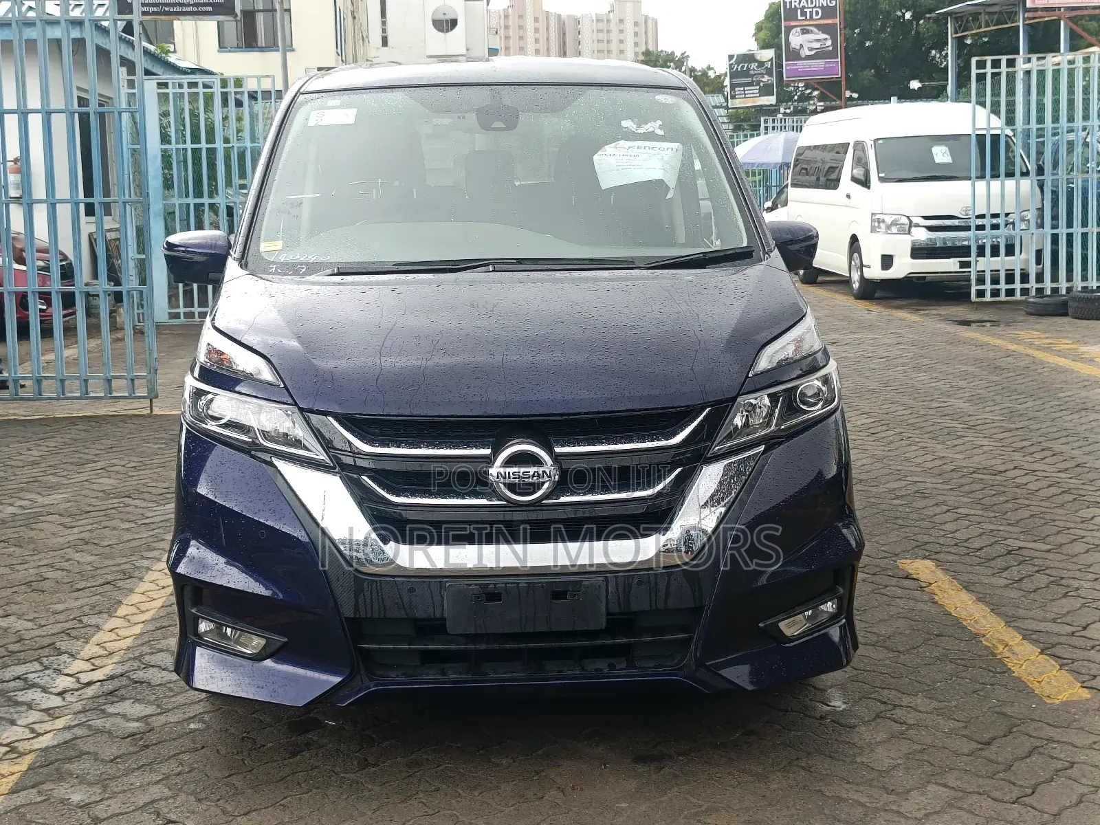 Nissan Serena 2018 Blue