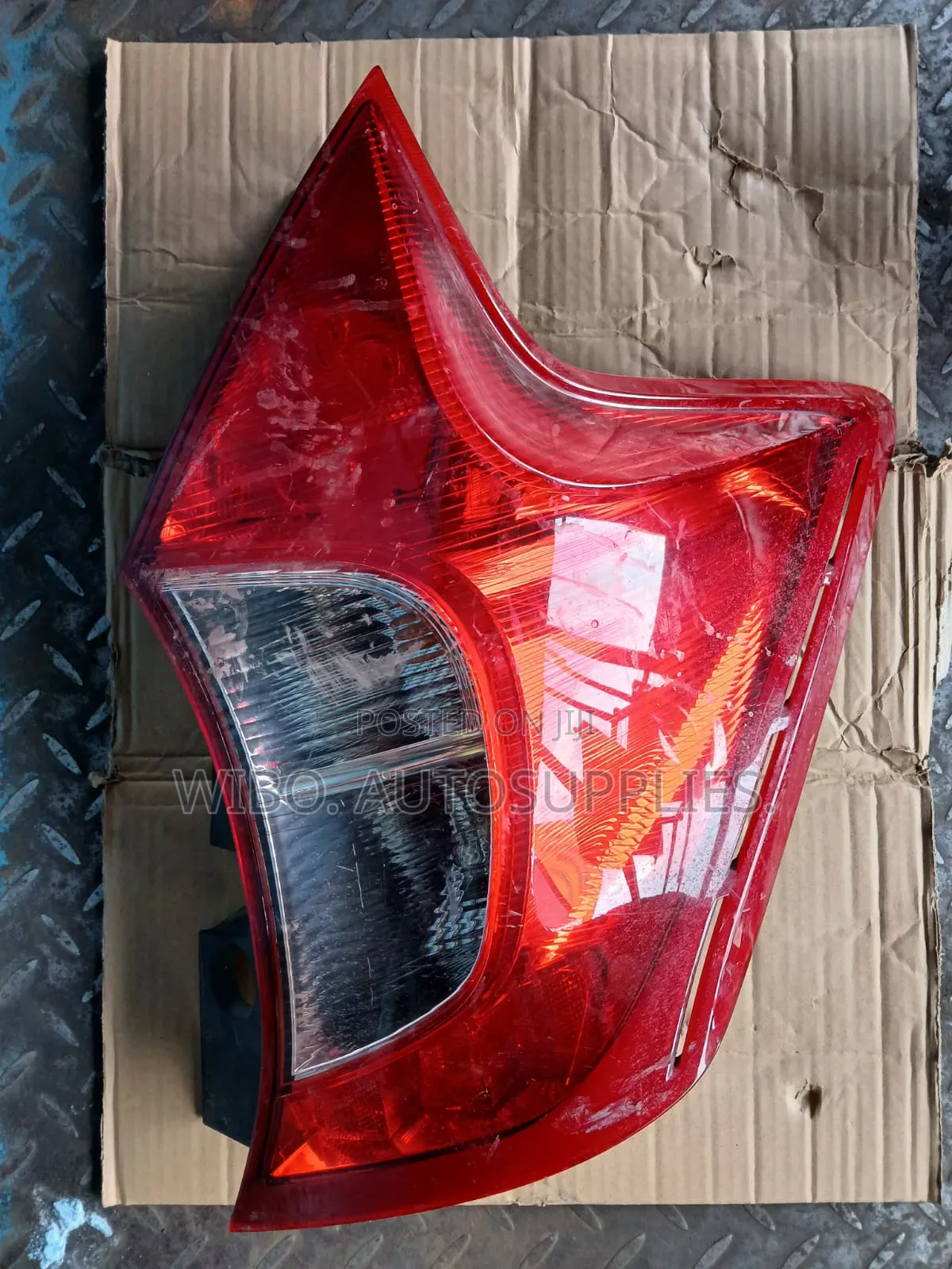 Nissan Note E12 Taillight.