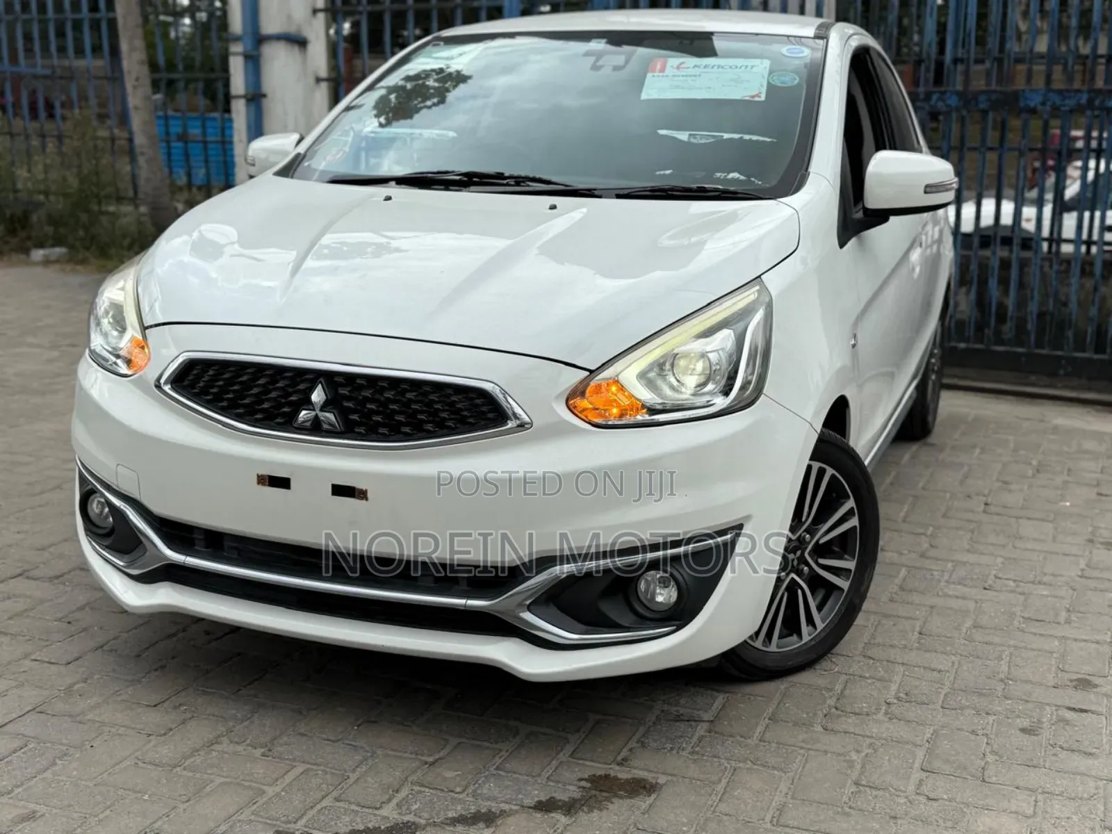Mitsubishi Mirage 2018 White