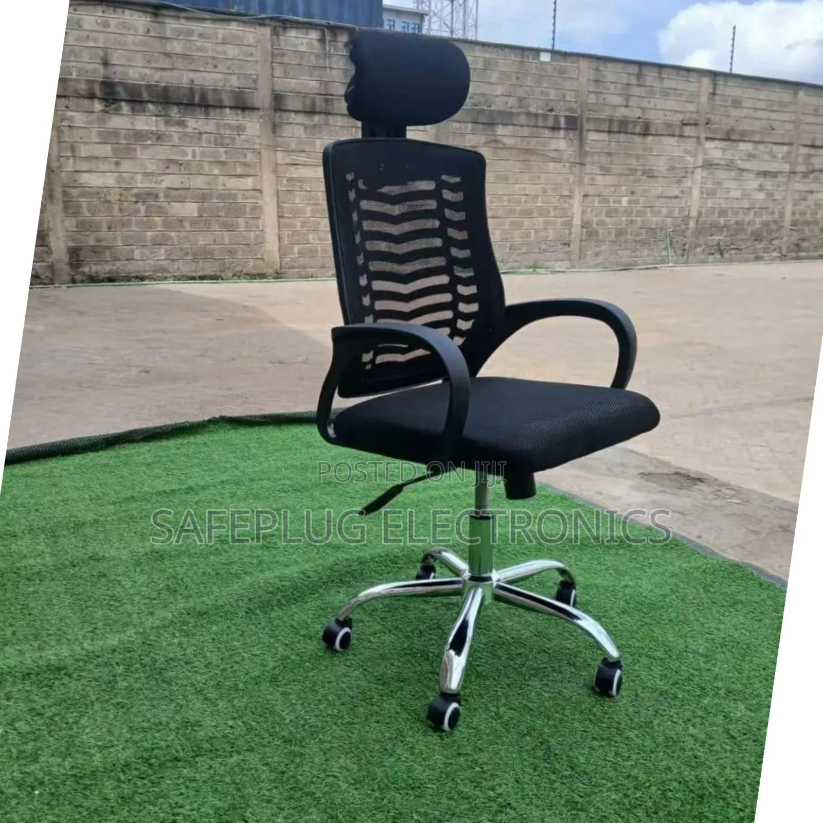 Secretarial Mesh Chair// Office Chair With Hand Rest