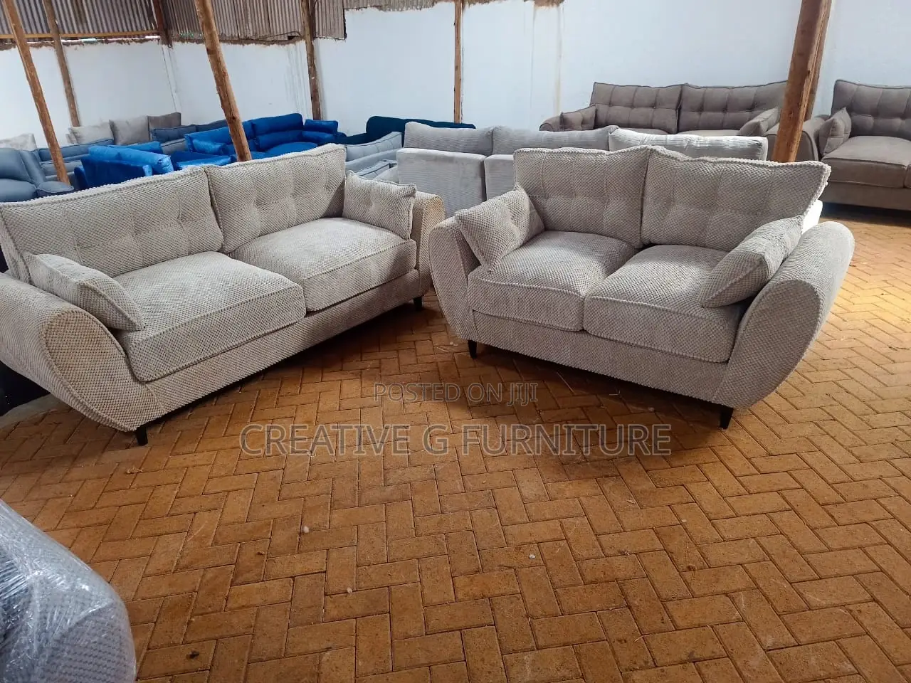 *Comfortable 5 Seater Sofa – Perfect for Family Home