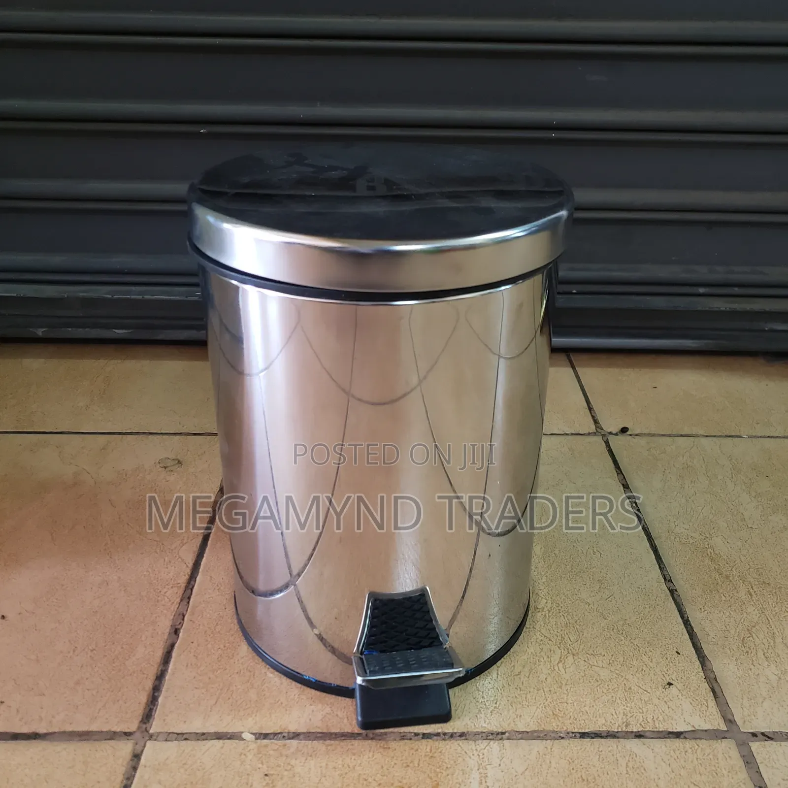 20 LTR Stainless Steel Pedal Waste Bin / Pedal Bin