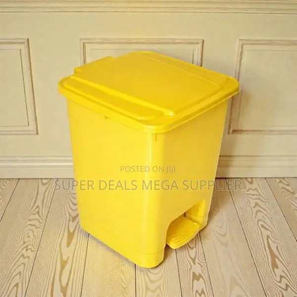 30l Hard Plastic Step Pedal Bin With Compact Design for Hospitals Use