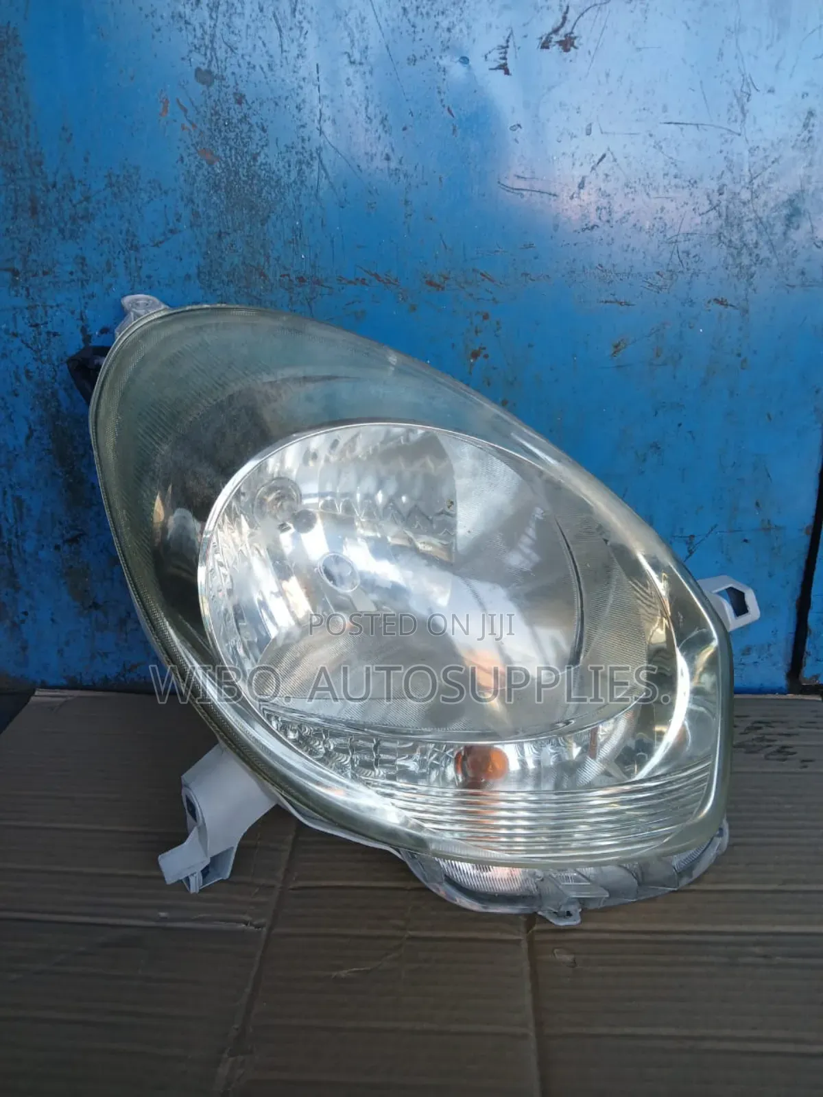 Toyota Passo 2010/15 Non Xenon Headlights.