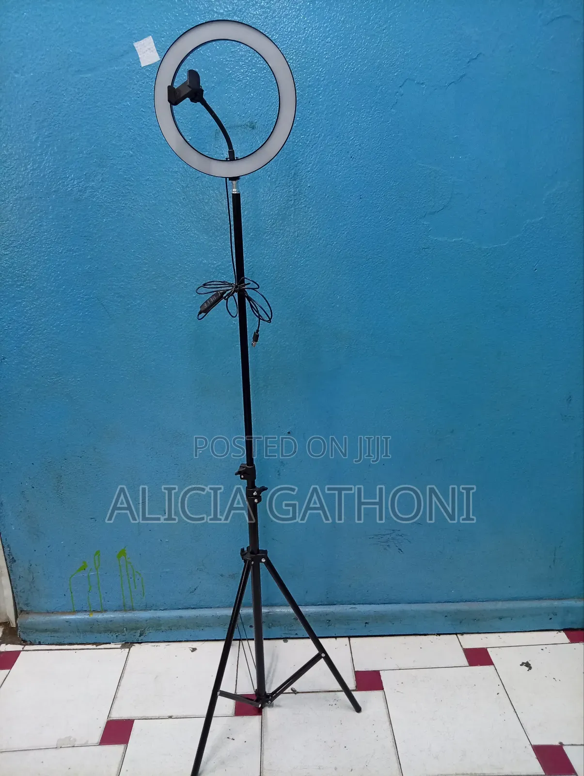 Yunteng Heavy Duty Camera and Phone Tripod.1.8m